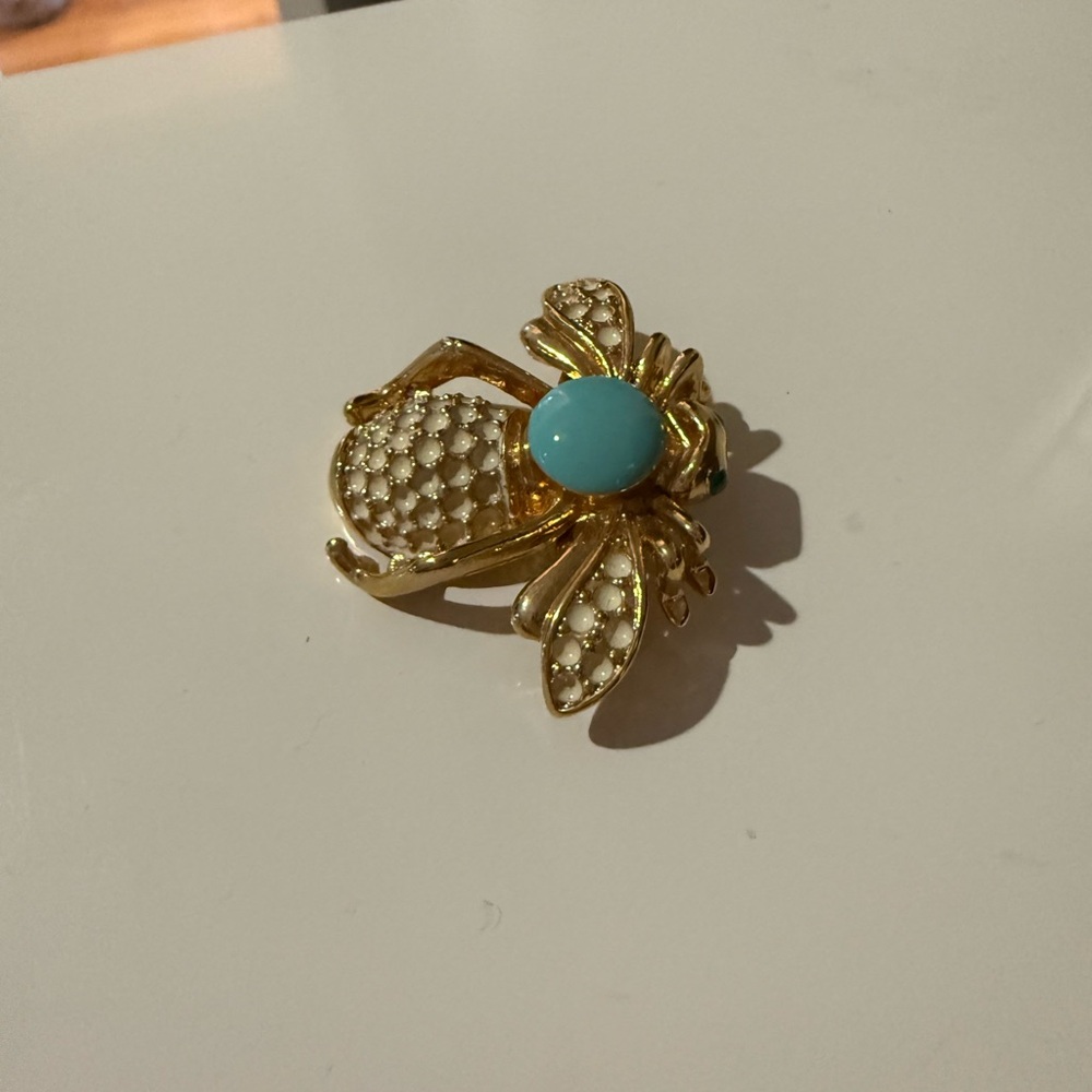 Stella & Dot Gold and Turquoise Bee Brooch - Picture 5 of 5
